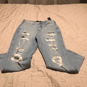 NWT Hollister Ultra High Rise Mom Jean